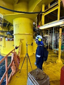Field service: sensor check on the platform